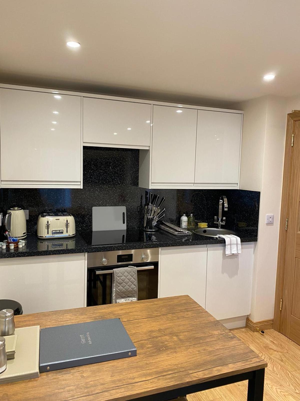 Waverley Inn Holiday Apartments Inverness Ruang foto