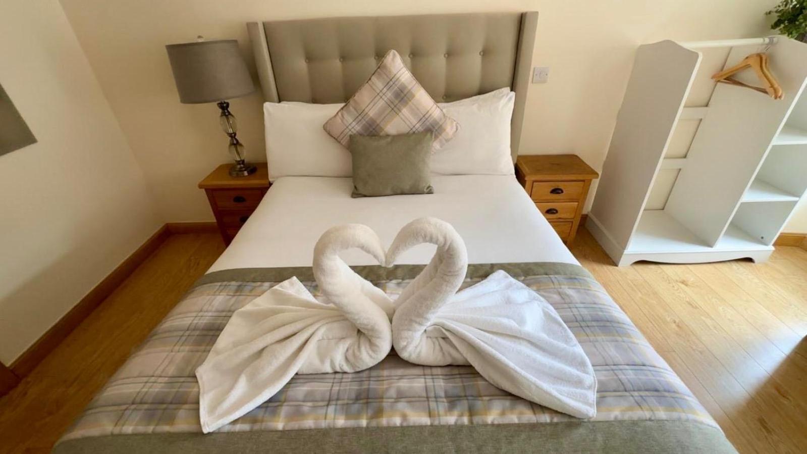 Waverley Inn Holiday Apartments Inverness Bagian luar foto
